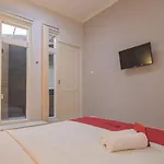 RedDoorz near UPI Setiabudi 2