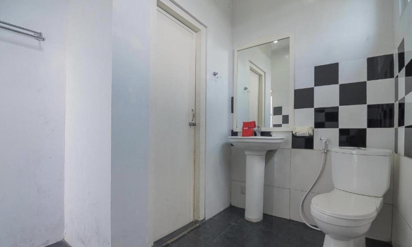 Reddoorz Near Upi Setiabudi 2 2*